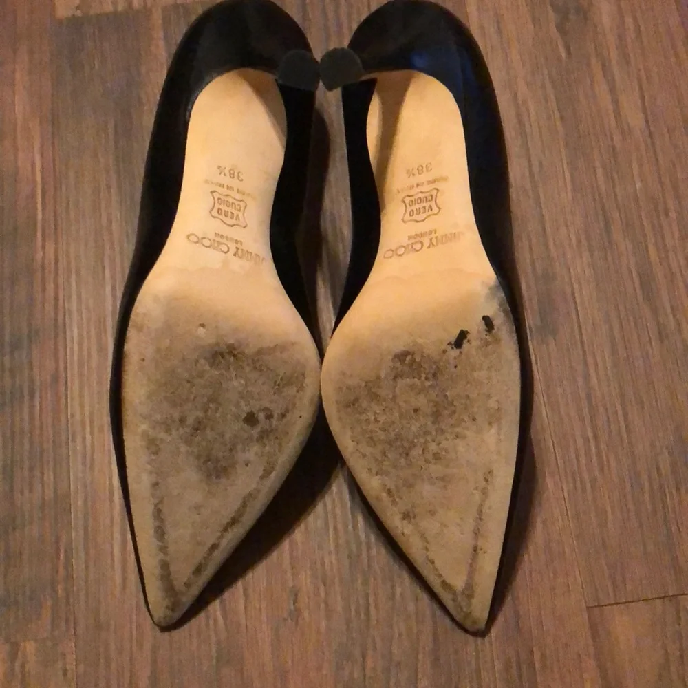 Jimmy Choo reposhing this